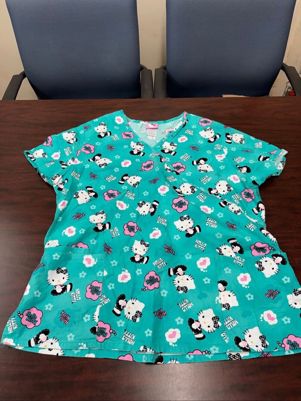 Hello Kitty Short Sleeve V-Neck Scrub Top Size X-Large